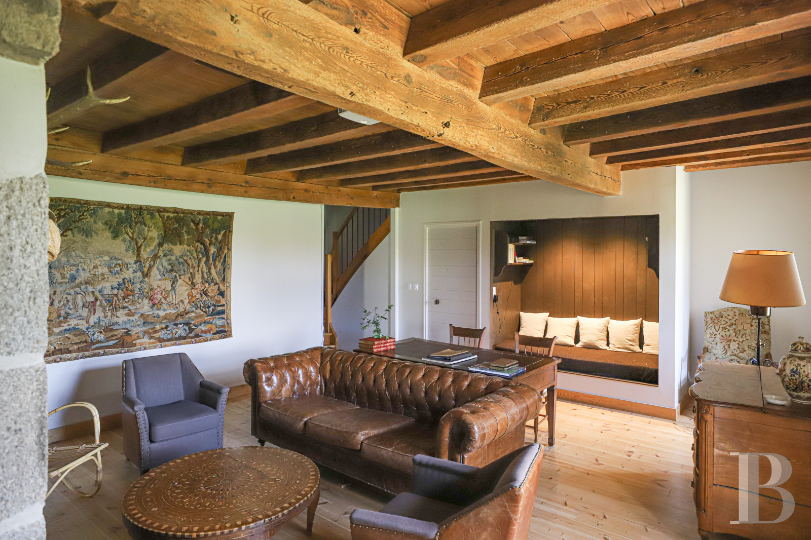 An old farm and dovecote in Lozère, at the entrance to the Aubrac plateau - photo  n°9